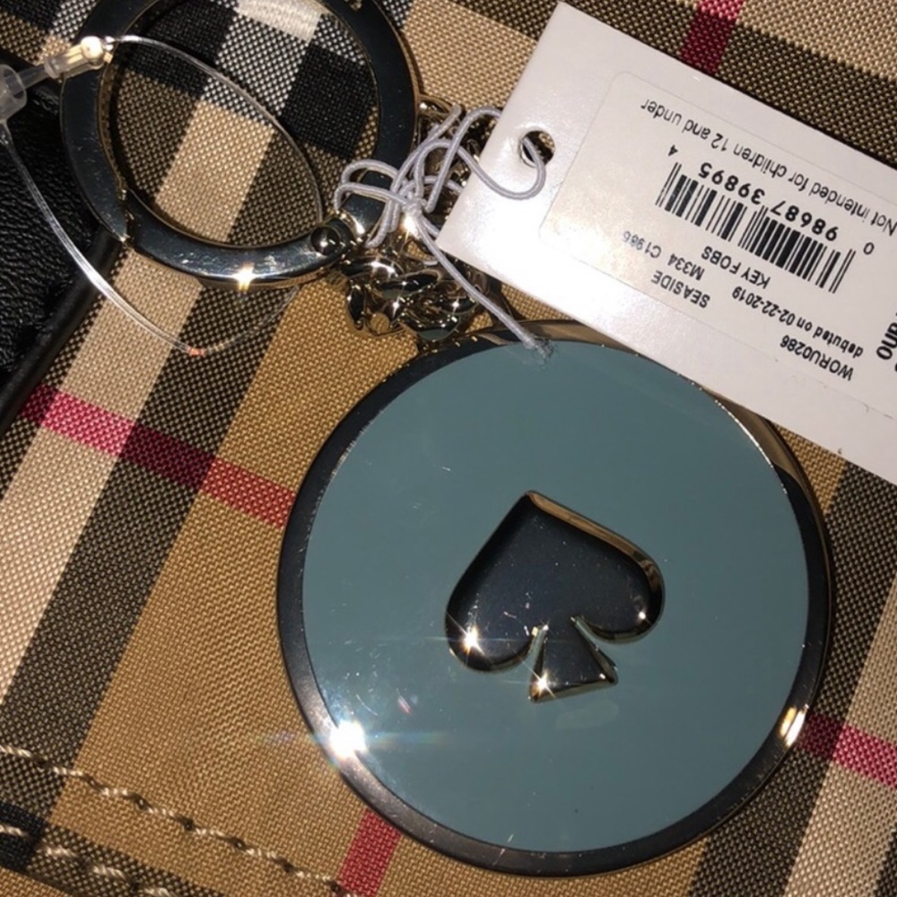 ♠️💋♠️ • 🫶🏻💎Kate Spade 🔑 Logo Key Chain🫶🏻💎• - Picture 2 of 2